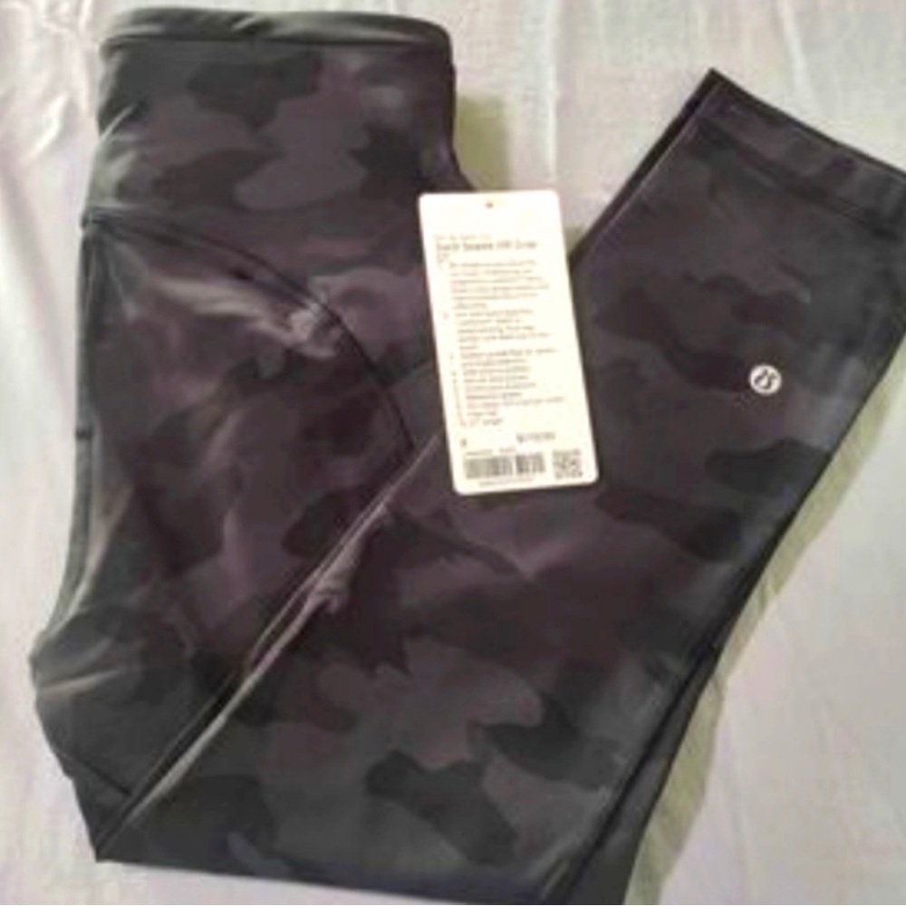 NWT Lululemon Swift Speed HR crop